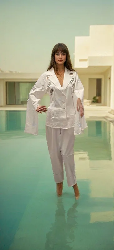 Elegant White Blazer Set with Heavy Handwork, Cape Style & Intricate Embellishments Slimming Women's Blazer