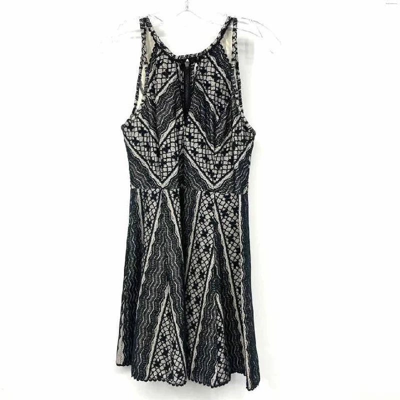 Size 8 FREE PEOPLE Black Tan Lace Party Dress Tunics Cozy soft